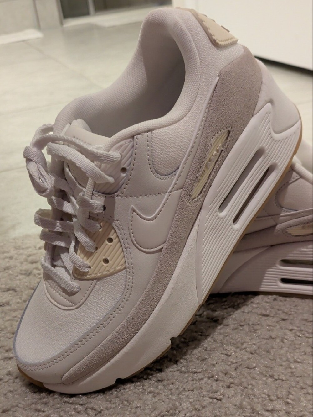Women’s Air Max Sneakers in Off-White and Beige Size 7